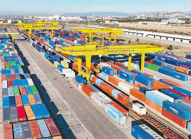 國際物流大通道 穿針引線 重慶與新疆攜手 通江達海